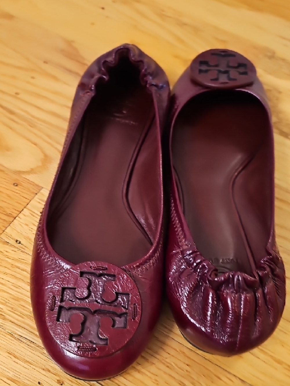 3 PAIRS Tory Burch Burgundy Leather Ballet Flats with Logo Medallion - Picture 4 of 10